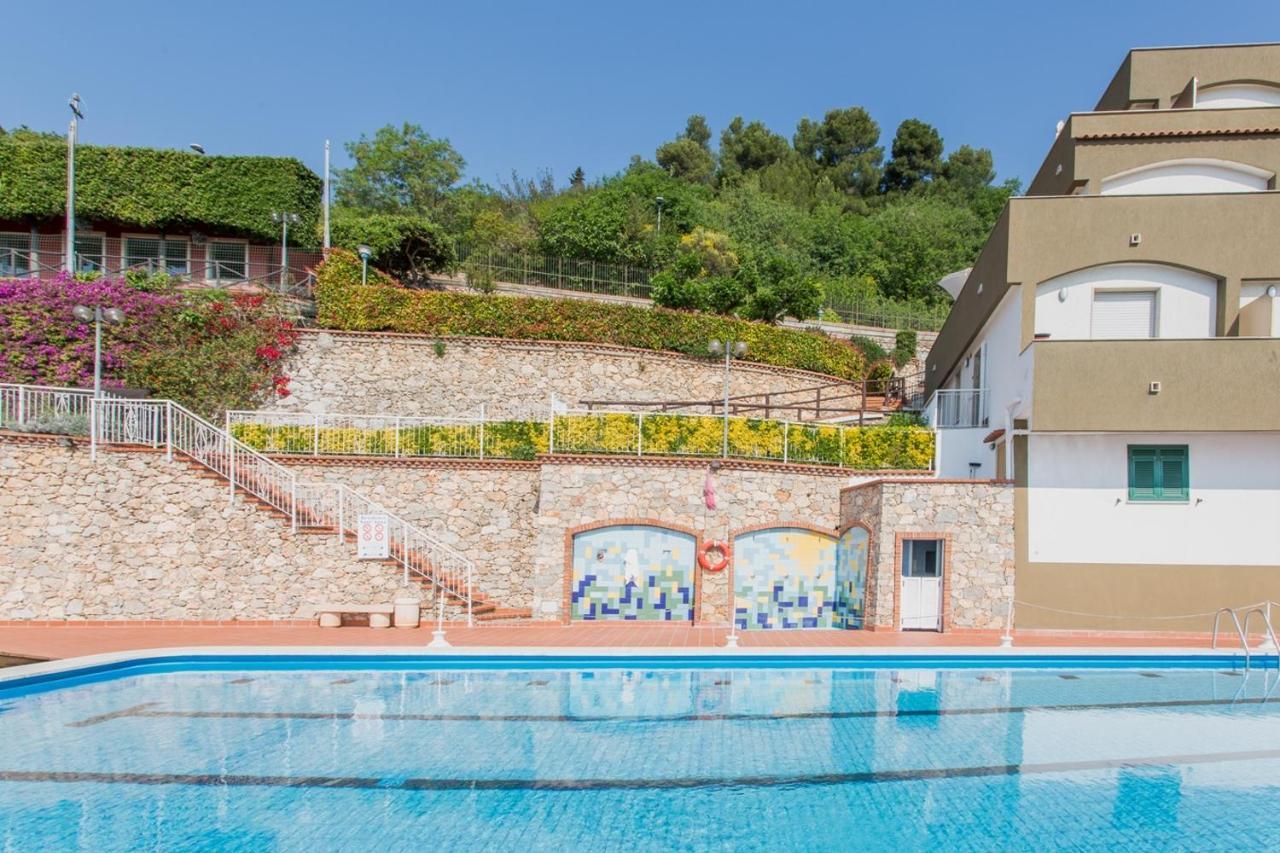 Residence Sant'Anna Pietra Ligure Exterior foto