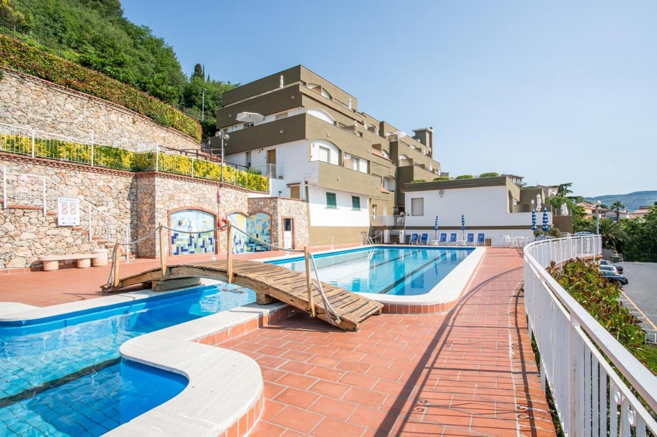 Residence Sant'Anna Pietra Ligure Exterior foto